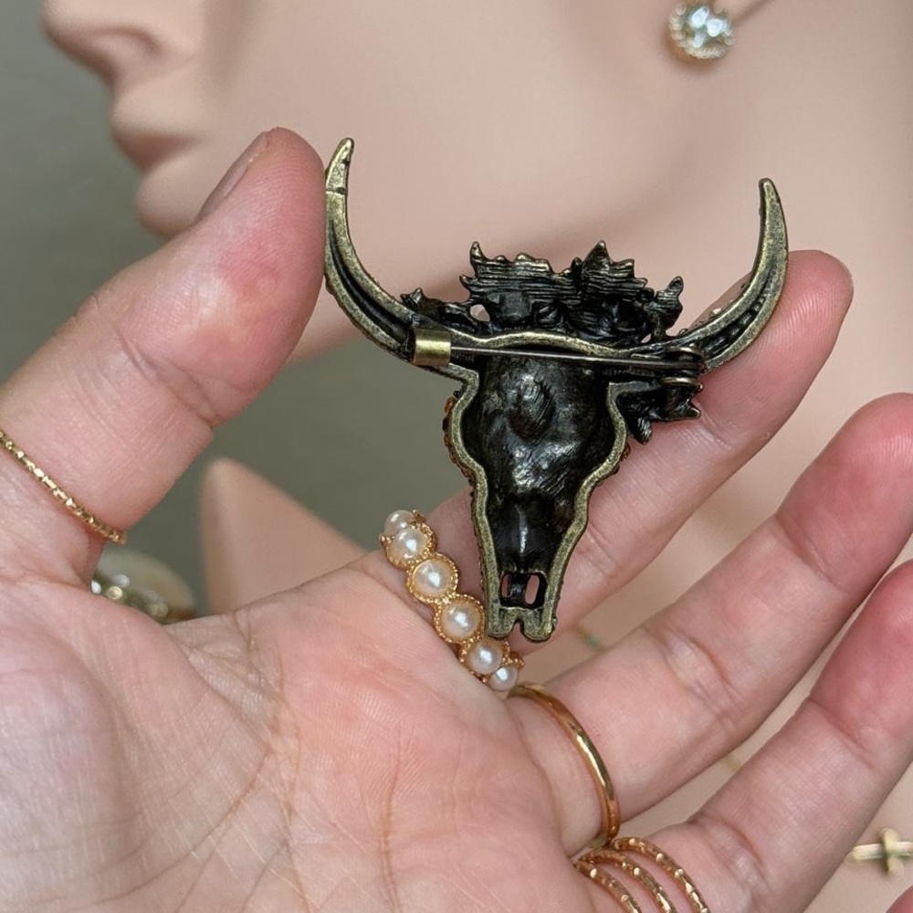 Colorful Rhinestone Bull Skull Brooch. - Picture 4 of 8